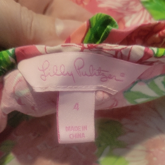 Lilly Pulitzer Sz4 womans cotton, Silk Floral ruffle faux button back blouse - Picture 2 of 5